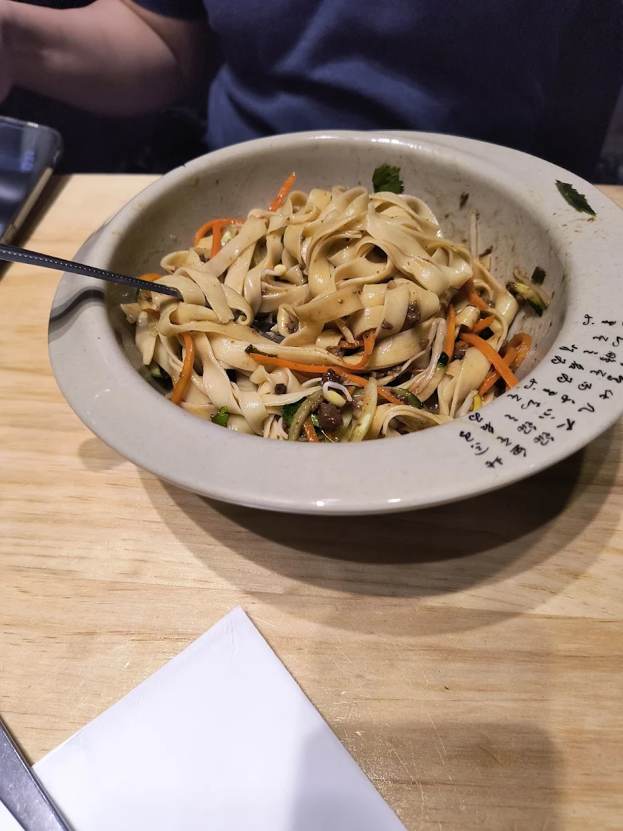 Thin Flat Noodles with Minced Beef Paste, Mogouyan Hand Pulled Noodle (West Edmonton Mall) 磨沟沿老字号兰州牛肉面