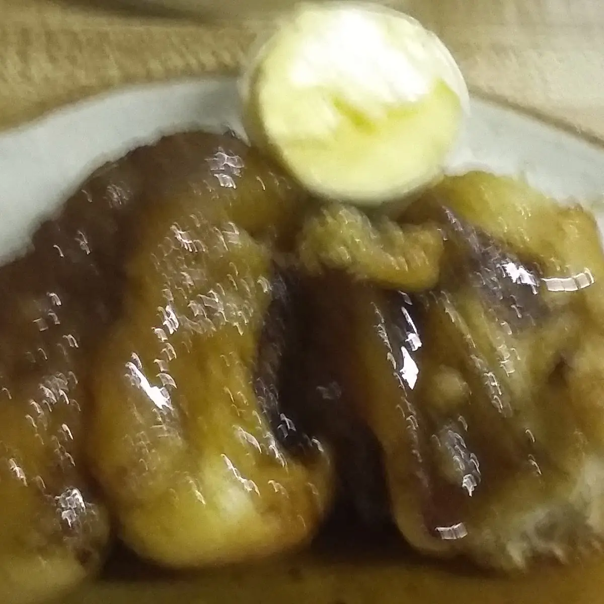 Cinnamon Roll with Glaze