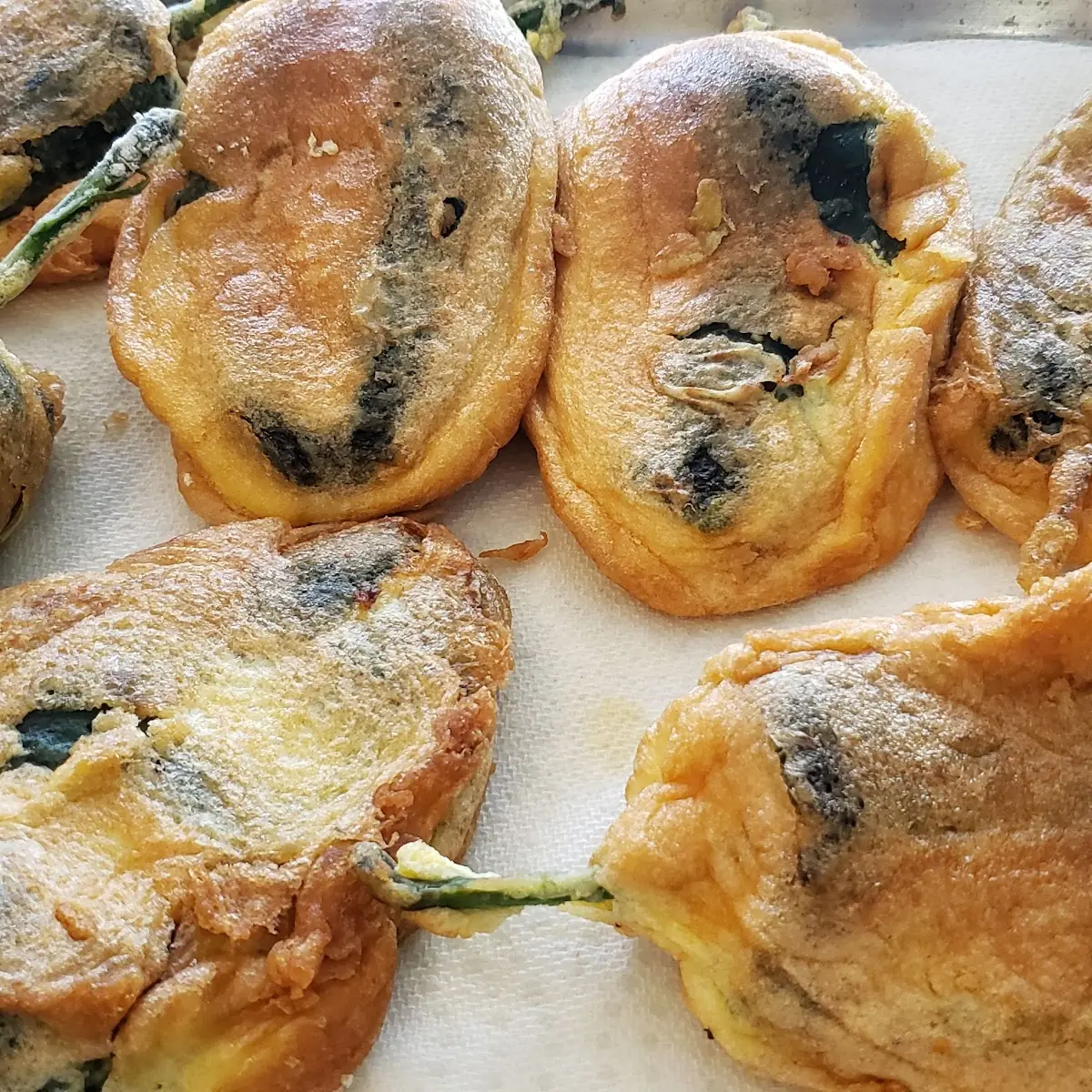 Chiles Rellenos de Queso