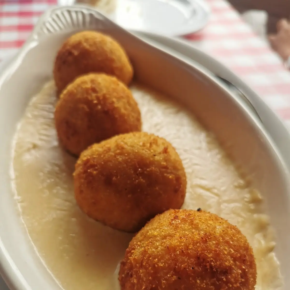 Deep Fried Mac and Cheese Balls