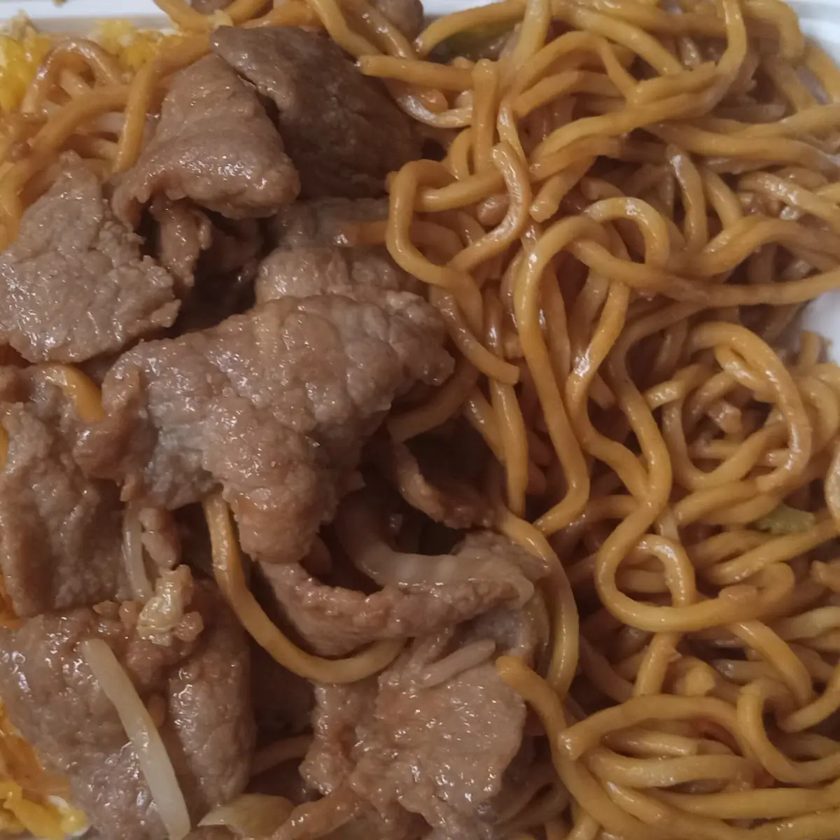 Beef Lo Mein & Chicken Rice