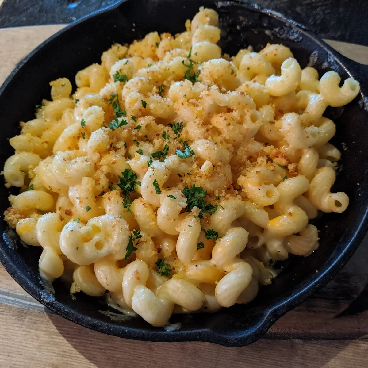 Skillet Gouda Mac and Cheese