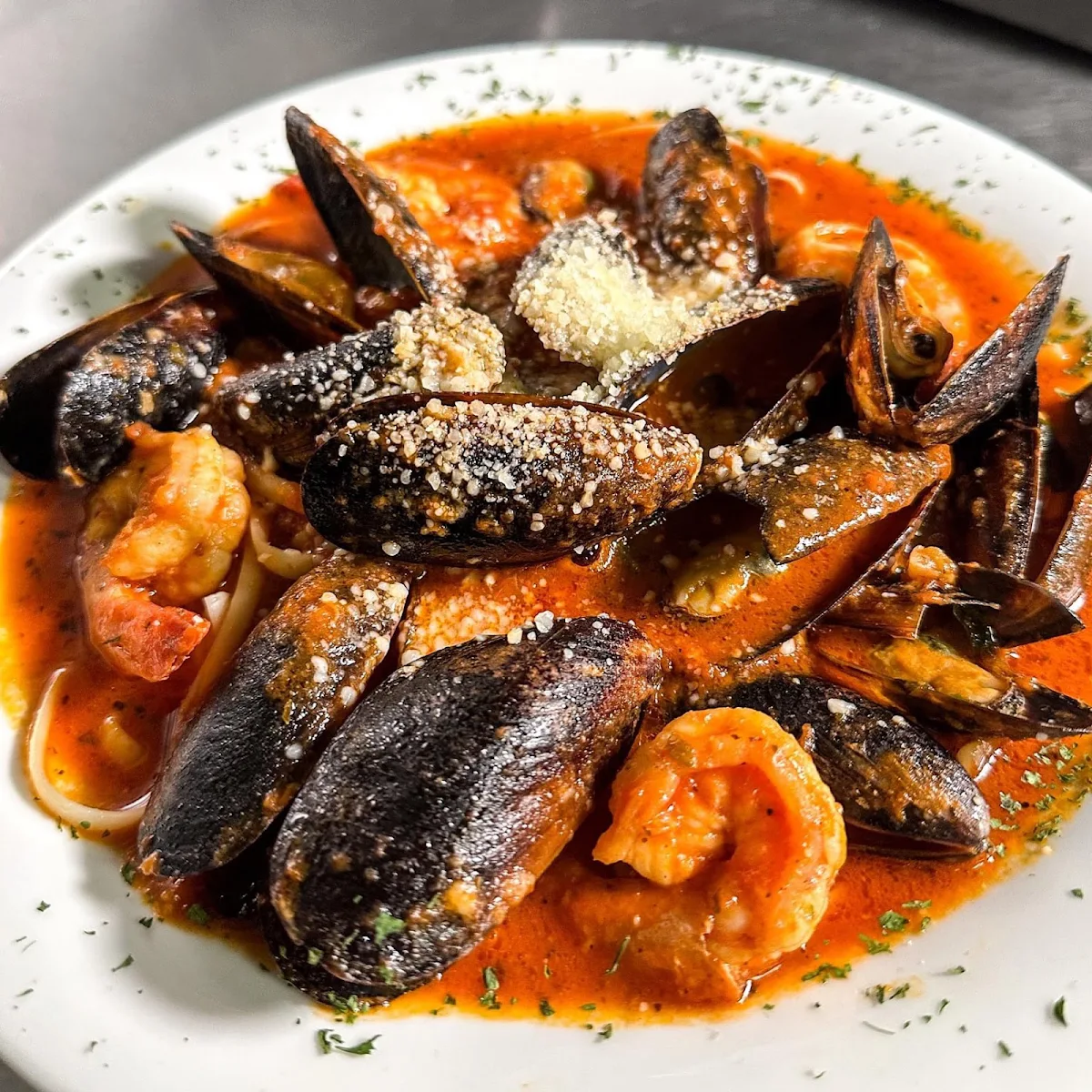 Mussels & Shrimp Linguine