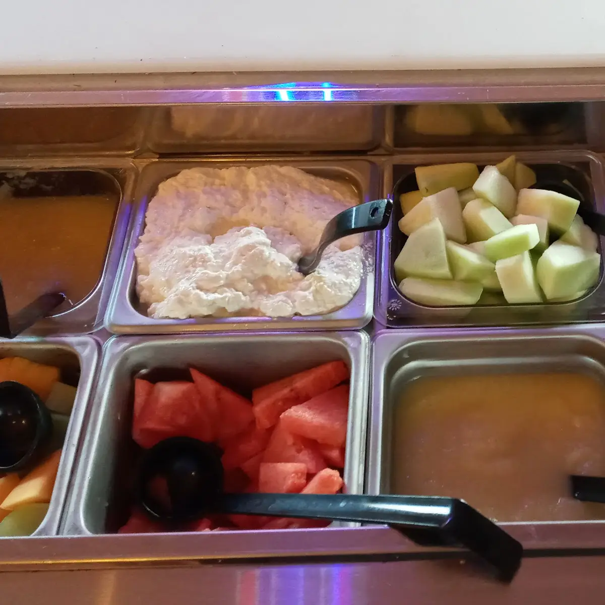 Fresh Fruit & Applesauce
