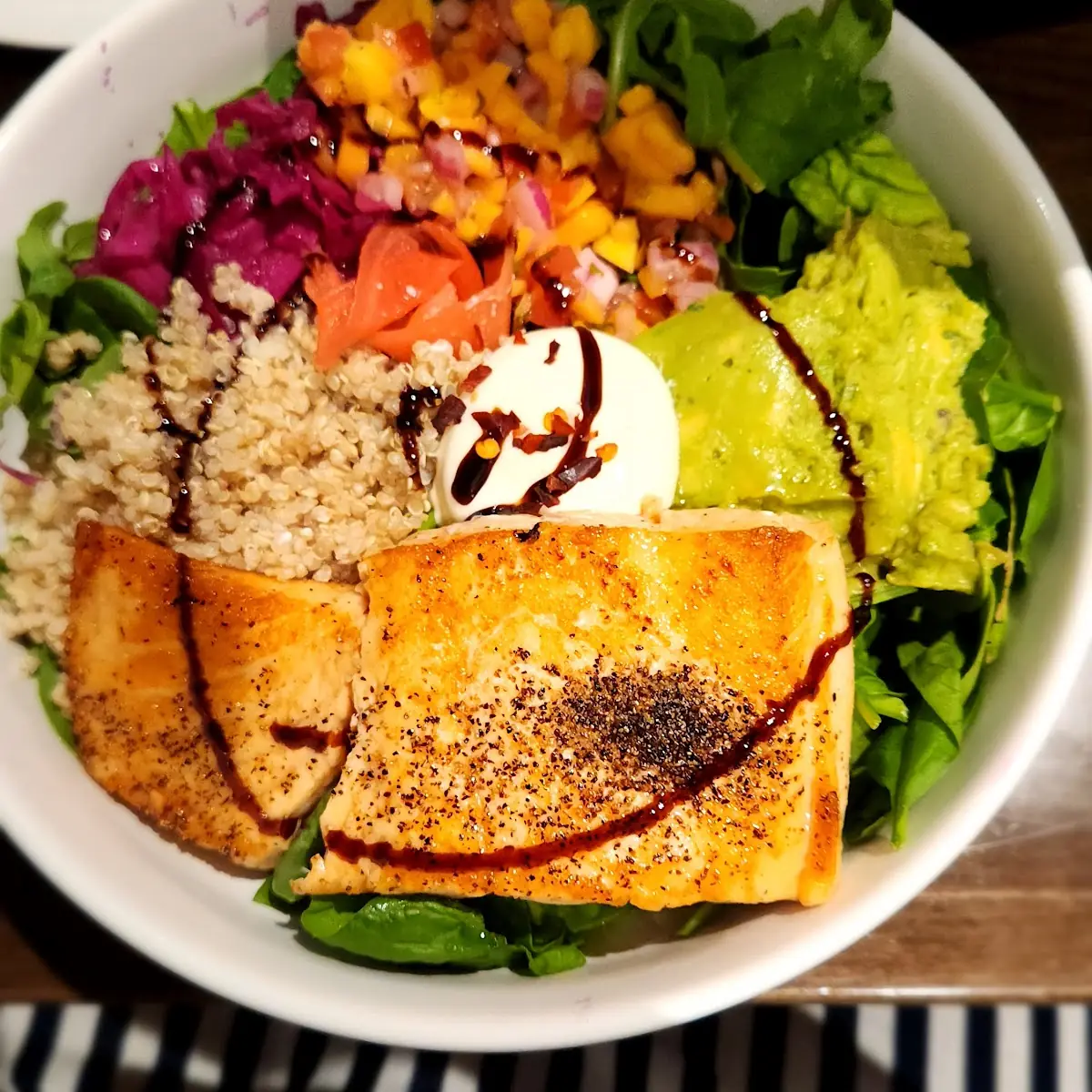 Salmon Salada Caesar Side Salade César