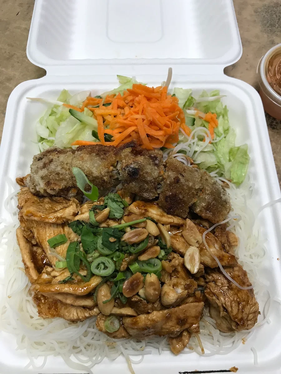 Chicken with Spring Roll on Vermicelli