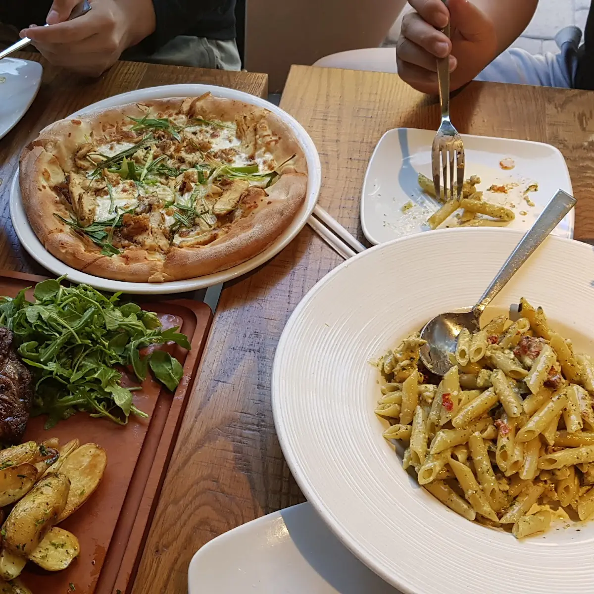 Tai Pizza