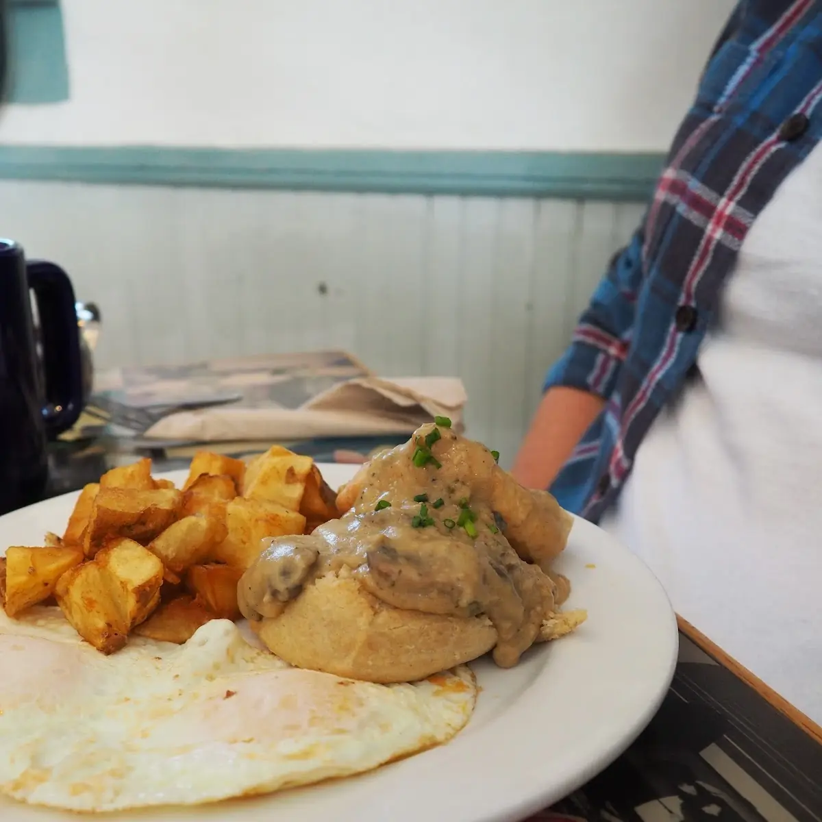Biscuits & Groovy Gravy