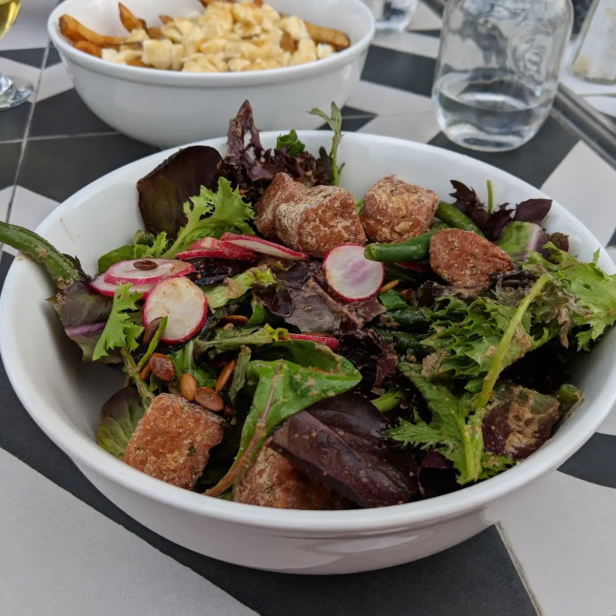 Salade Soleil, Sutton Brouërie - Microbrasserie & Auberge