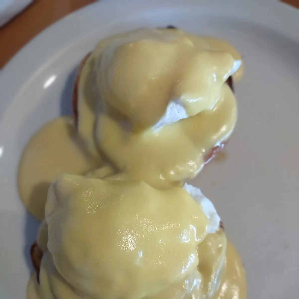 Sat- Eggs Benedict
