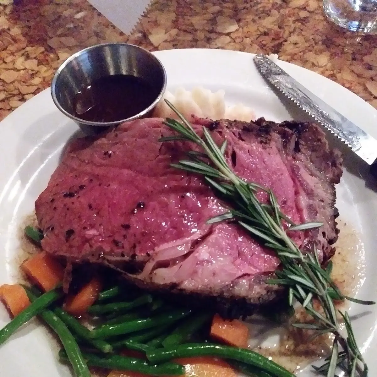 10 Oz Prime Rib Dinner