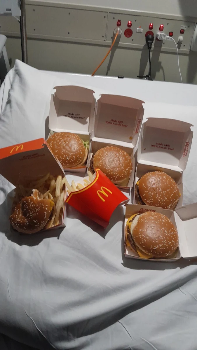 Quatrer Pounder Burgers, McDonald's Collingwood