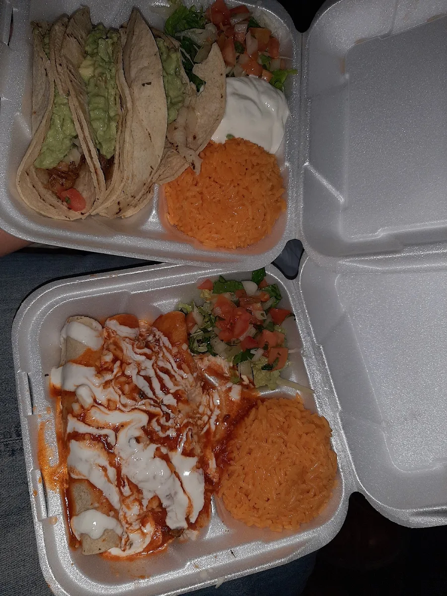 Tacos De Barbacoa Con Guacamole, JC's Tacos and More
