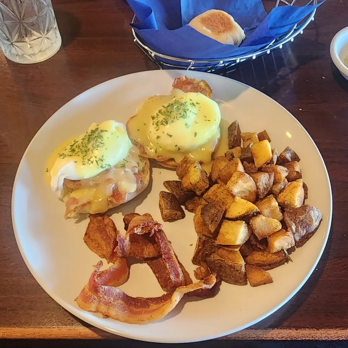 Eggs Benedict with Prosciutto