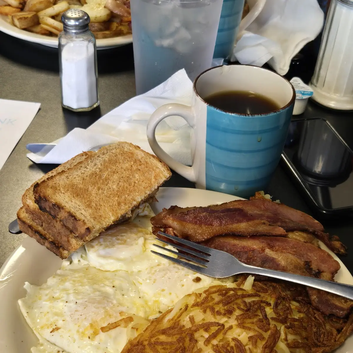 3eggs Bacon Sausage Hashbrowns Wheat Toast