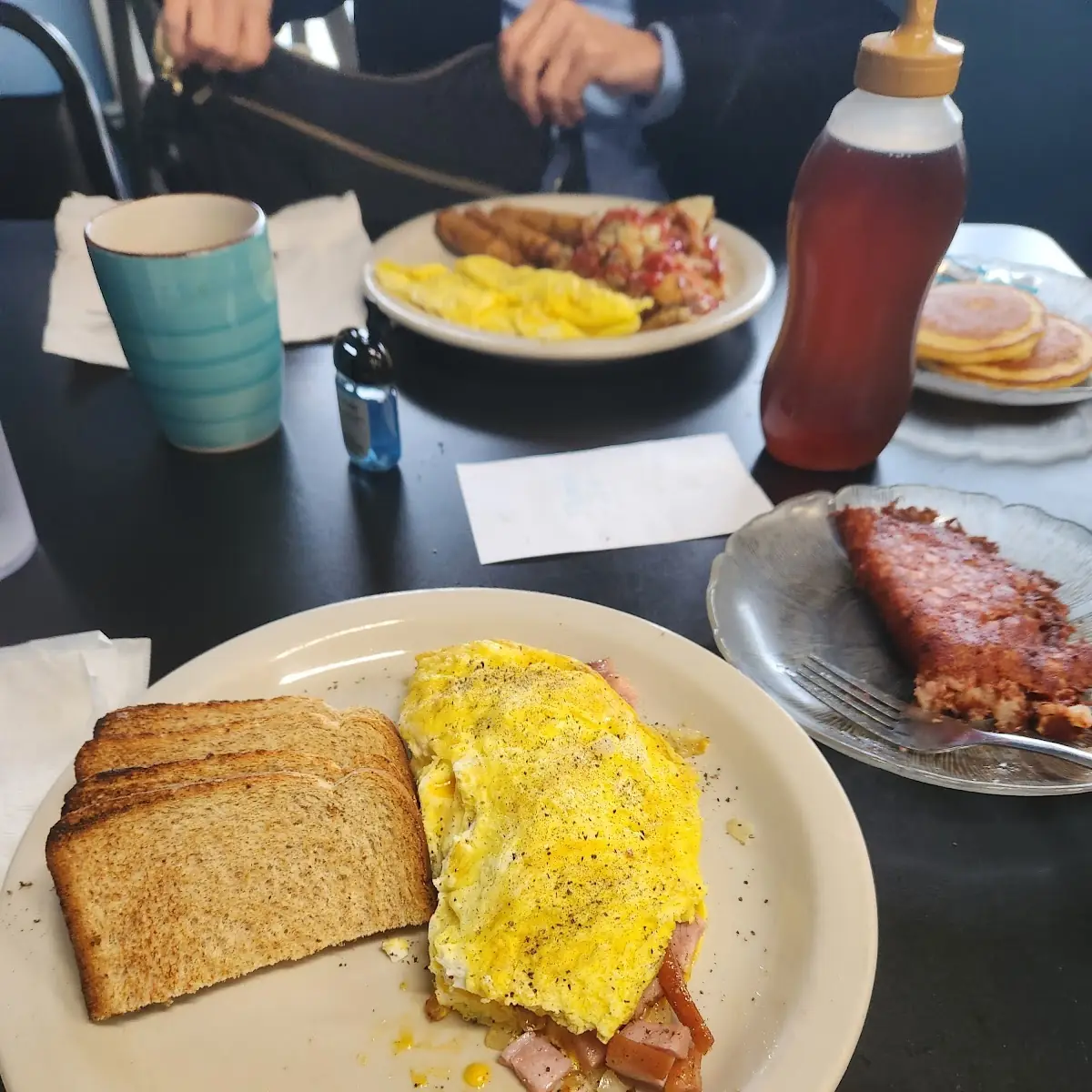 Ham&Cheese Omelet with Corned Beef Hash and Toast