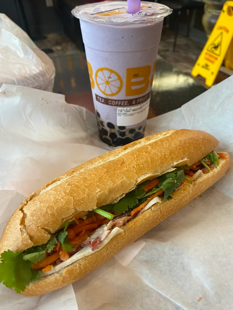Banh MI Dat Biet w Pate