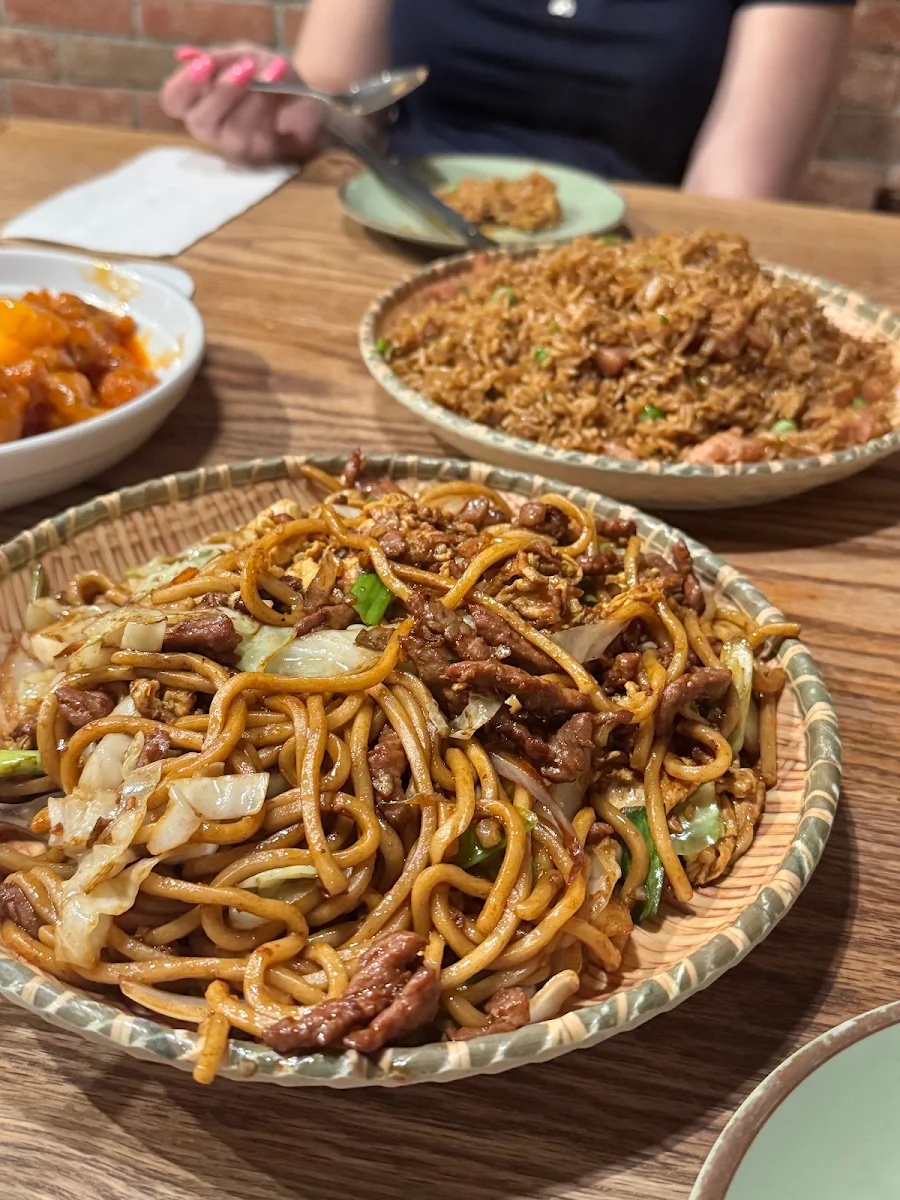Stir Fried Shanghai Noodle with Shrimp and Pork, Cheng Du Street Food