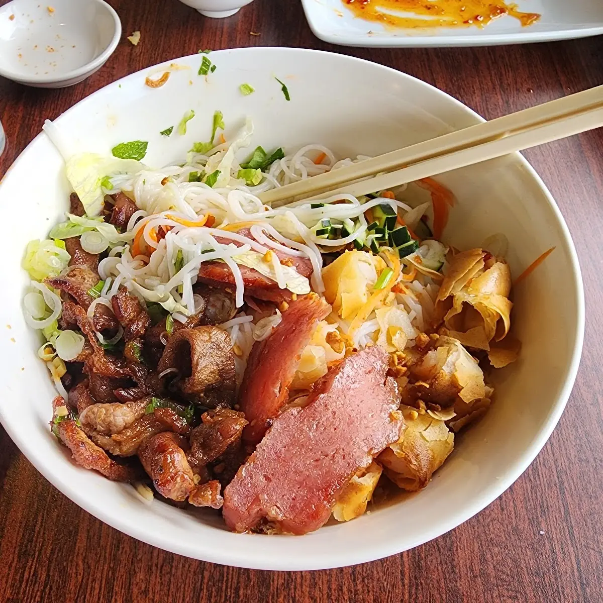 Egg Roll & Grilled Pork with Vermicelli