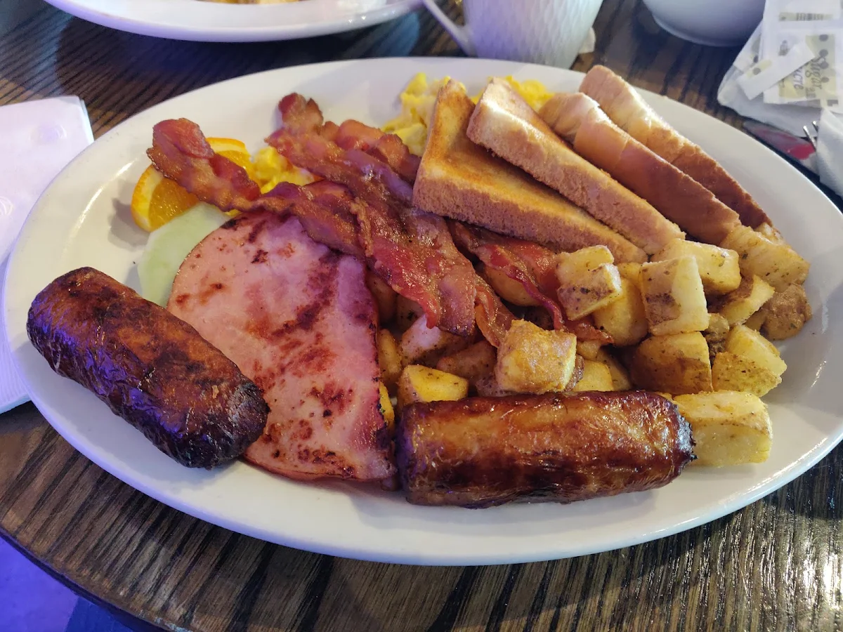 Highlights, Southside Tap and Grill