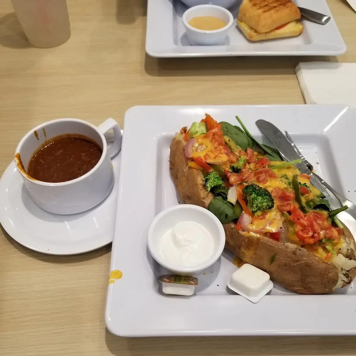Veggie Spud w Side Sour Cream