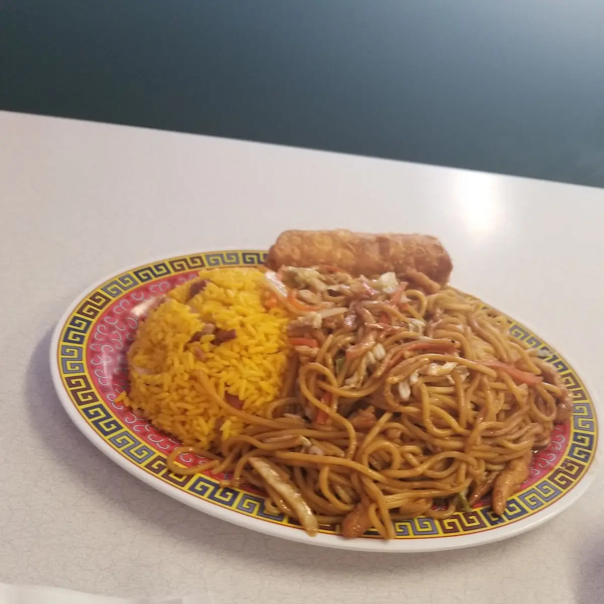 Chicken Lo Mein Combination Platter