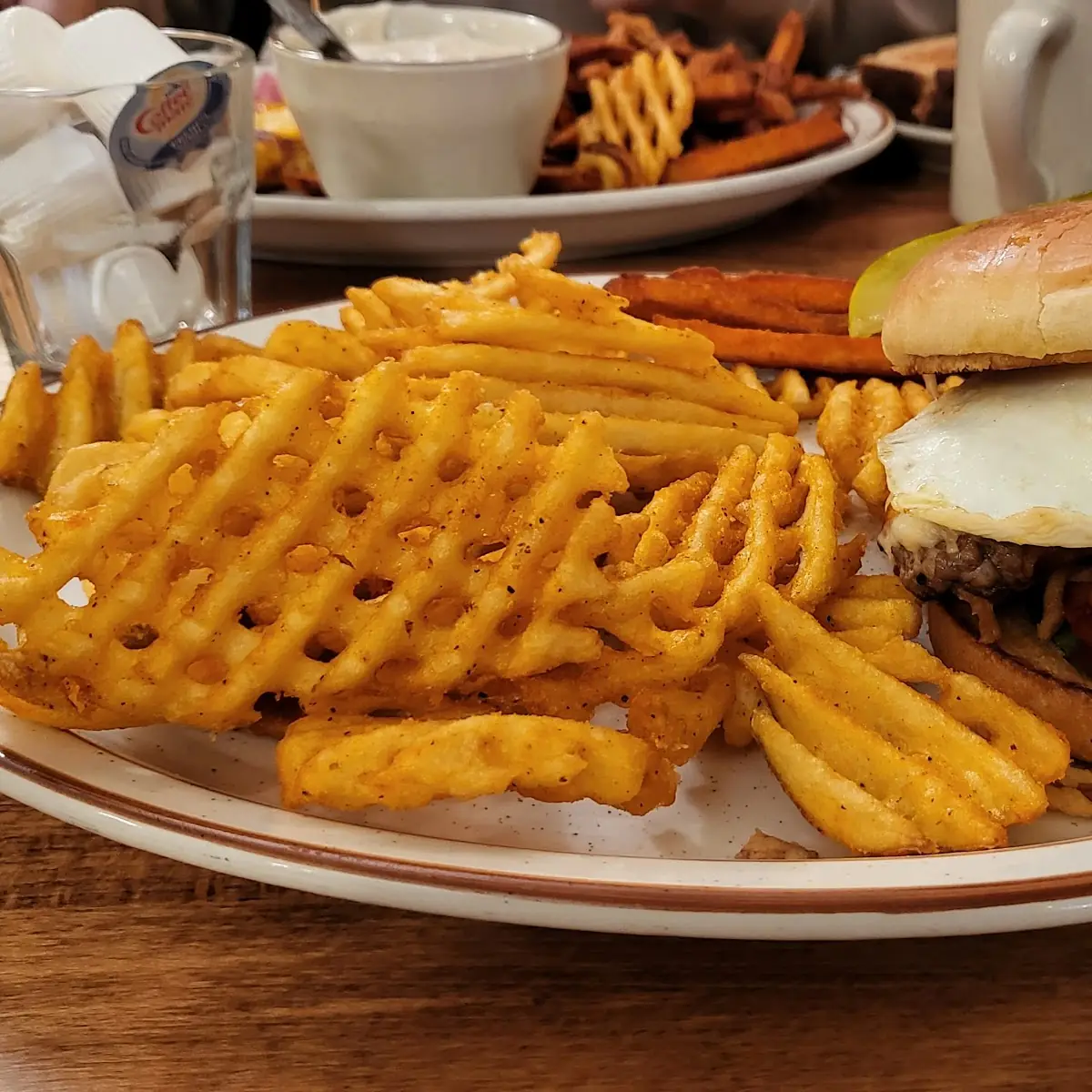 R House Burger