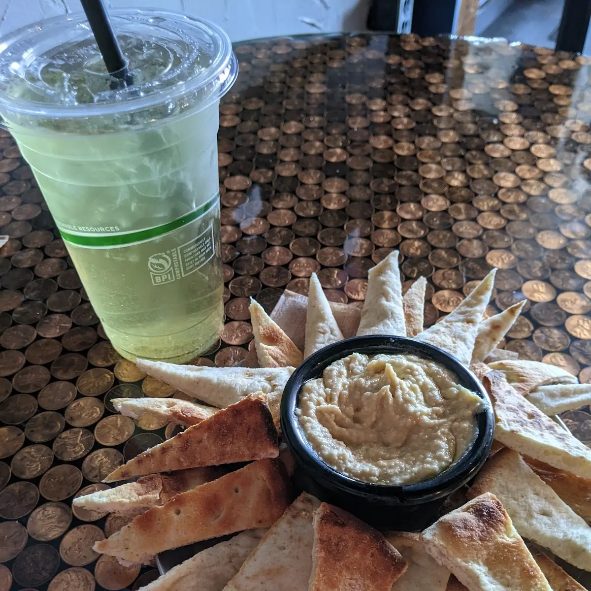 Hummus w Yerba Mate Tea