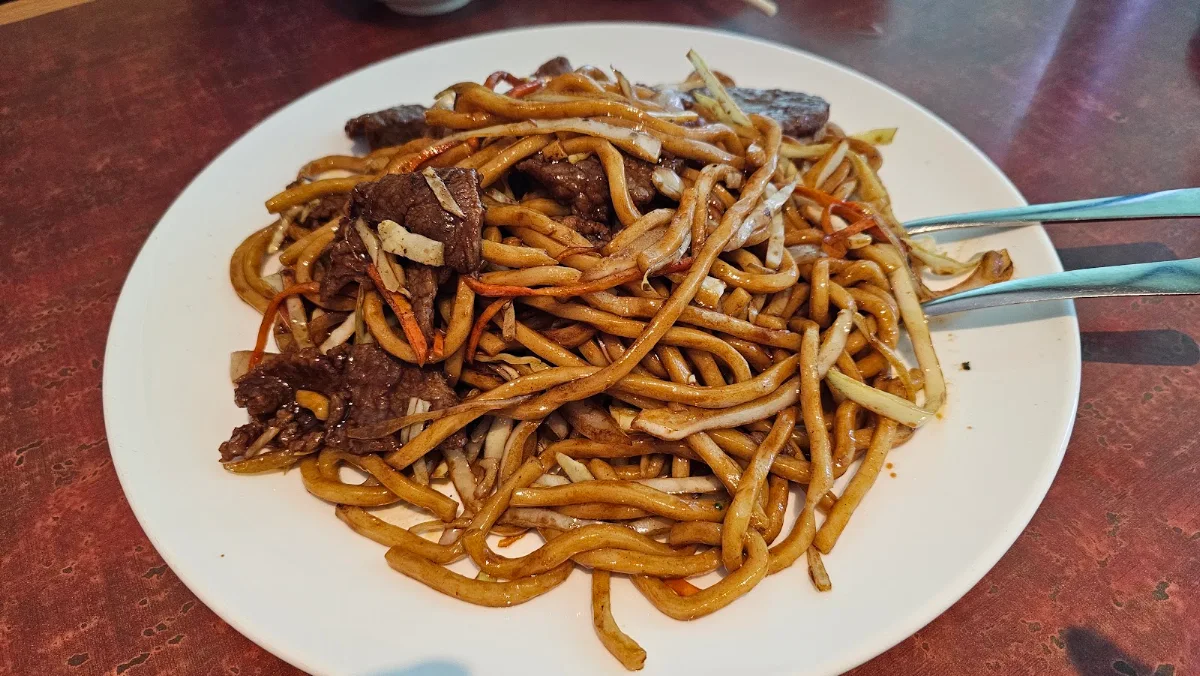 Shanghai Thick Noodle with Beef