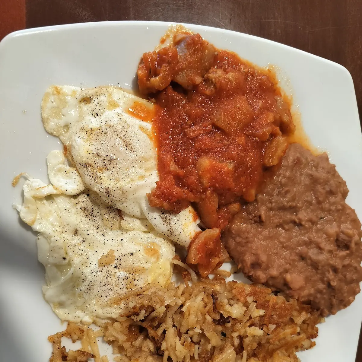 Chicharron En Salsa Roja
