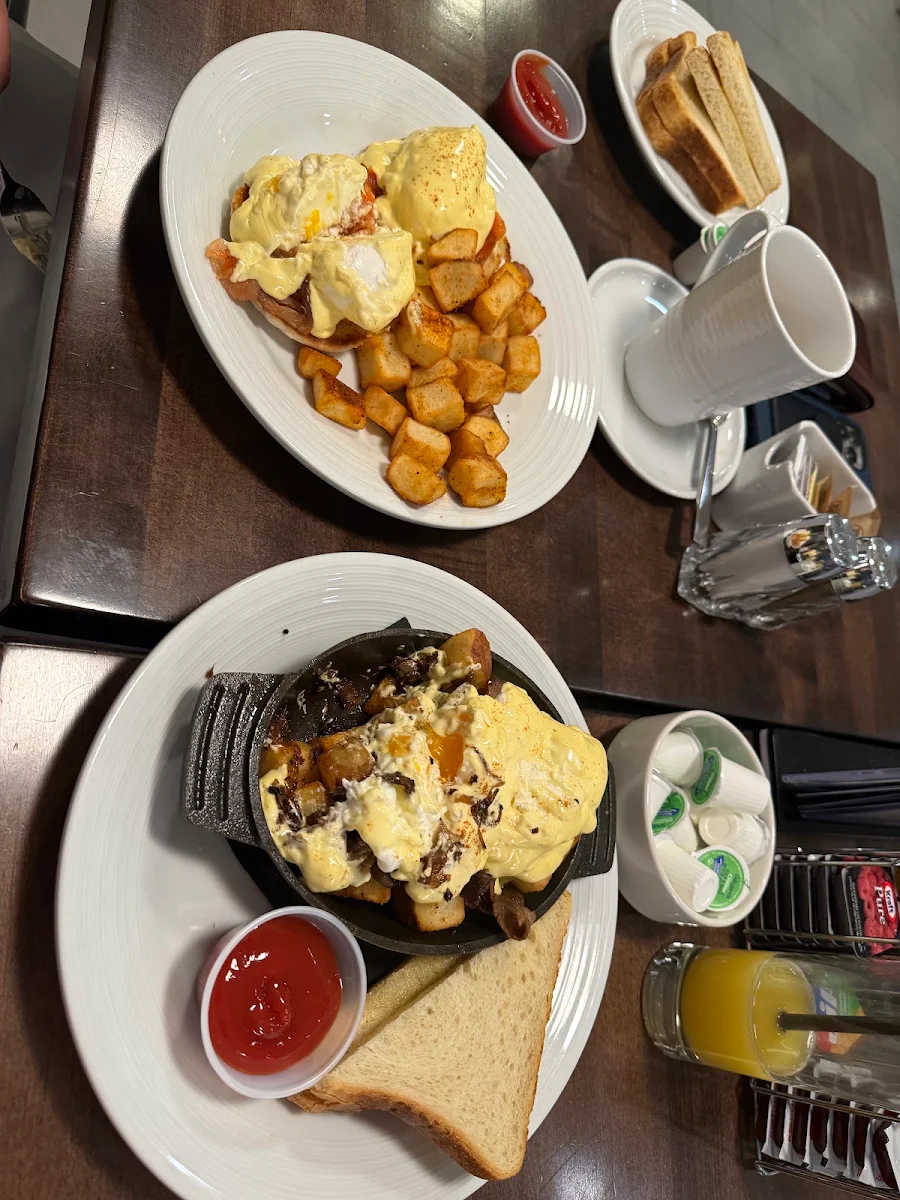 Highlights, Delta Dining Room