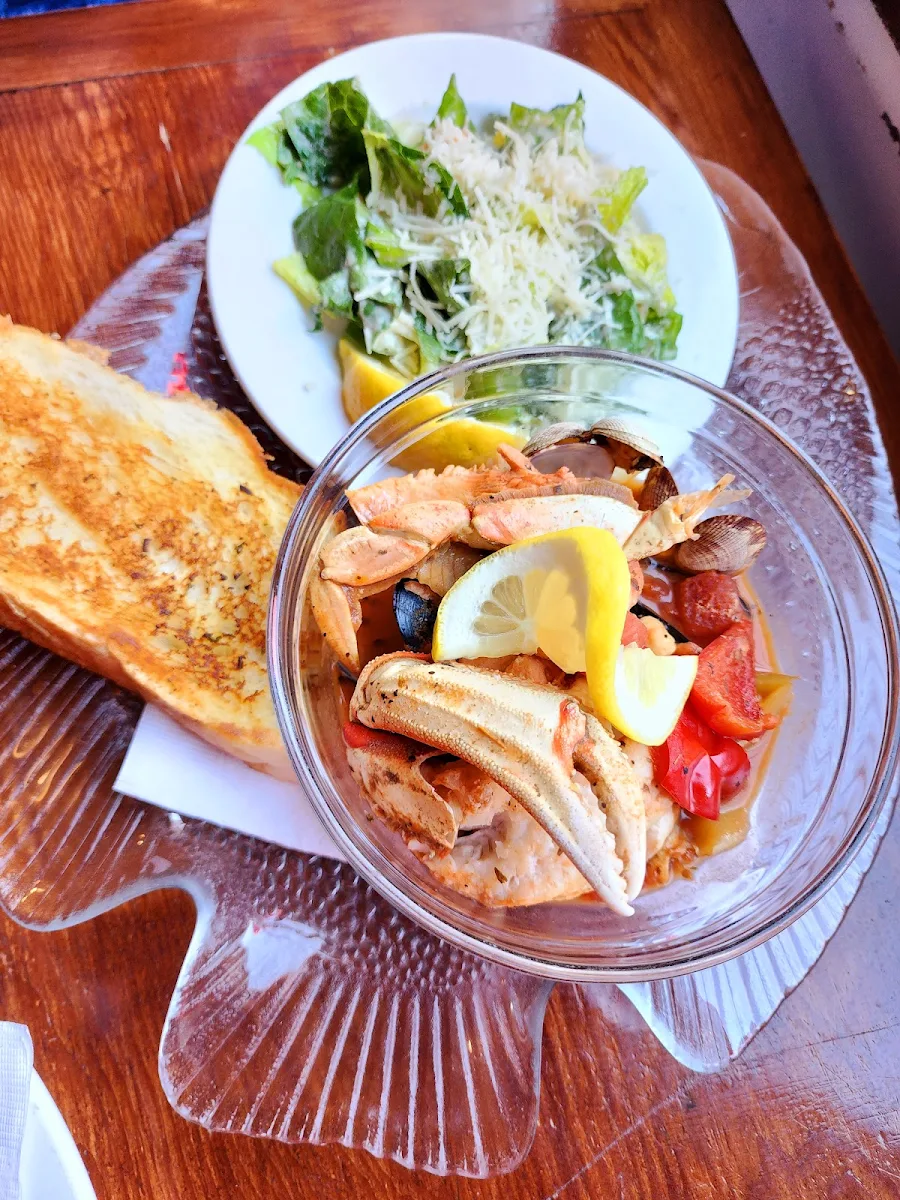 Cioppino, Sharkey's Seafood Bar & Grille