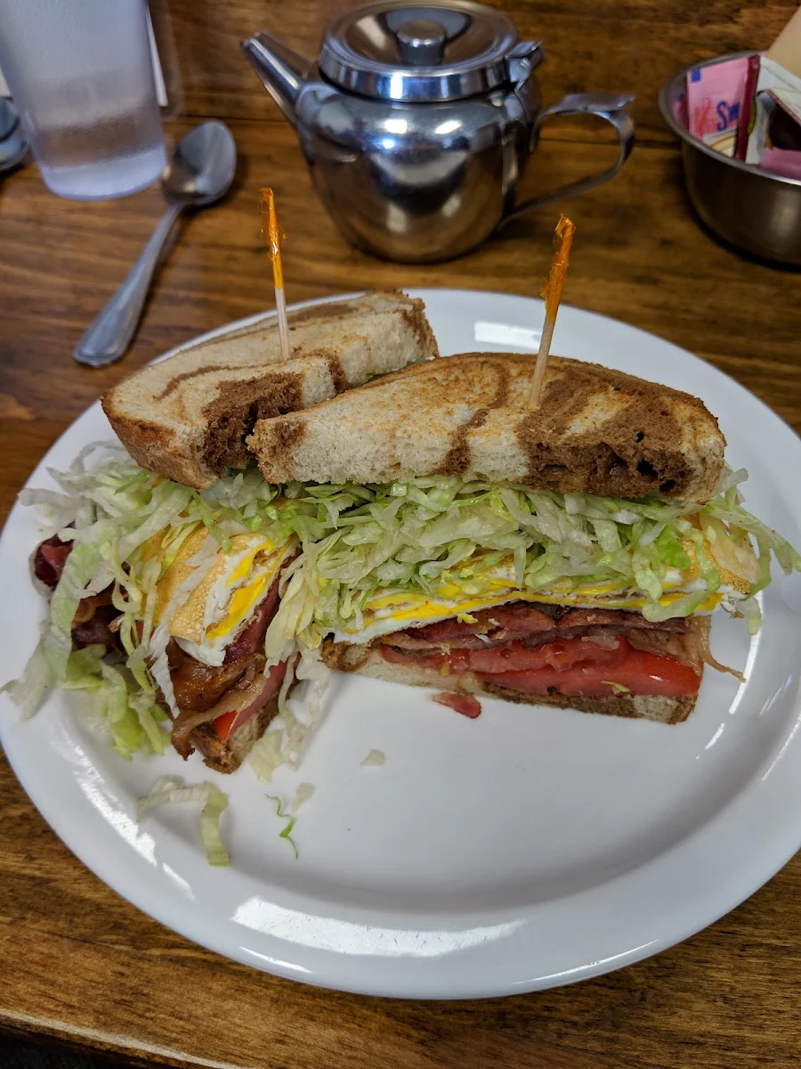 blt Sandwich with over Hard Egg
