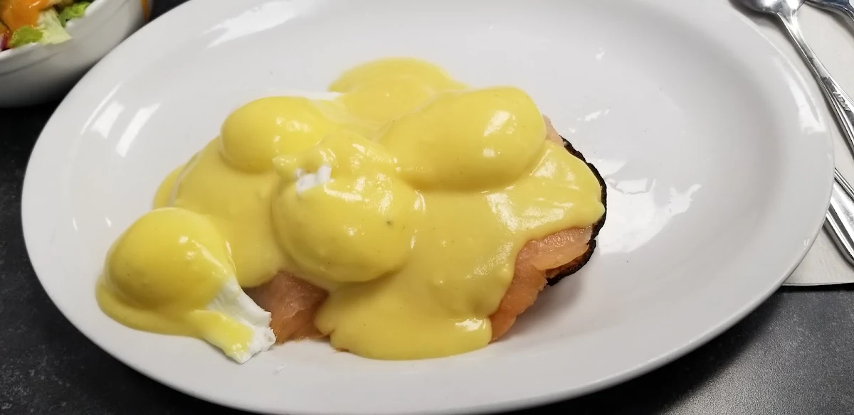Eggs Benjamin a La Carte