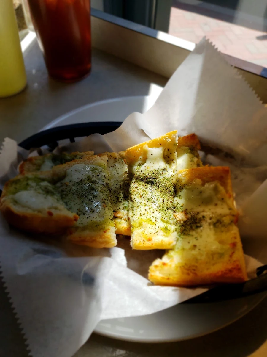 Garlic Bread Wheese
