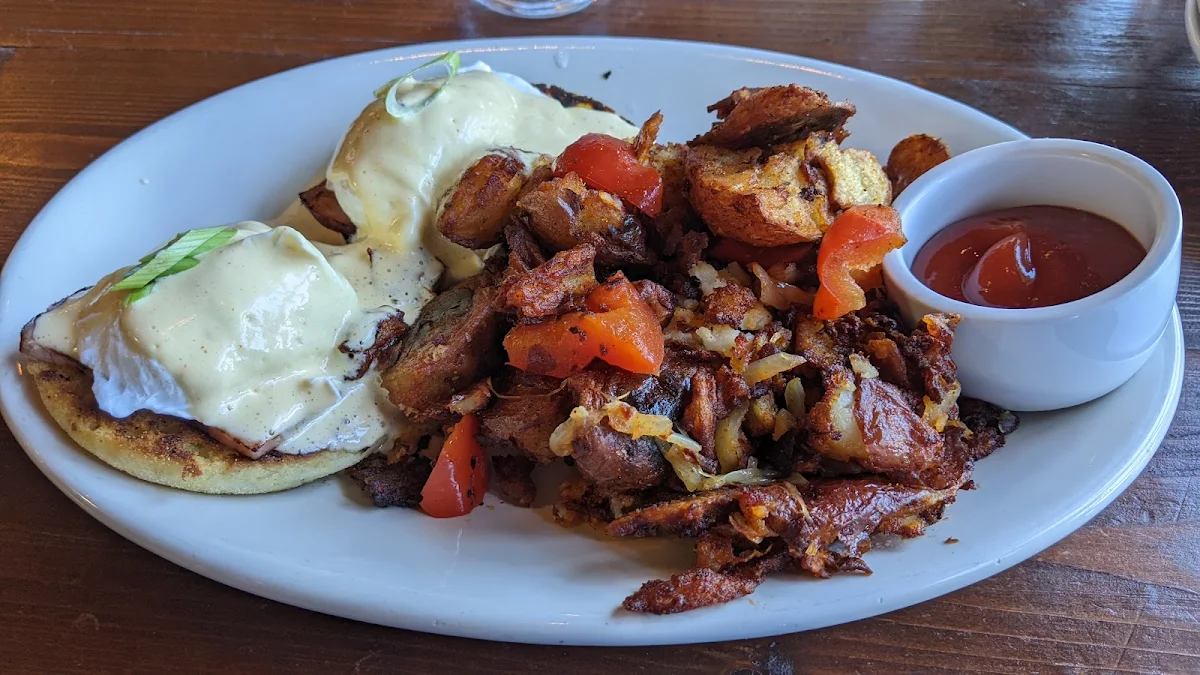 Eggs Benedict with Home Fries