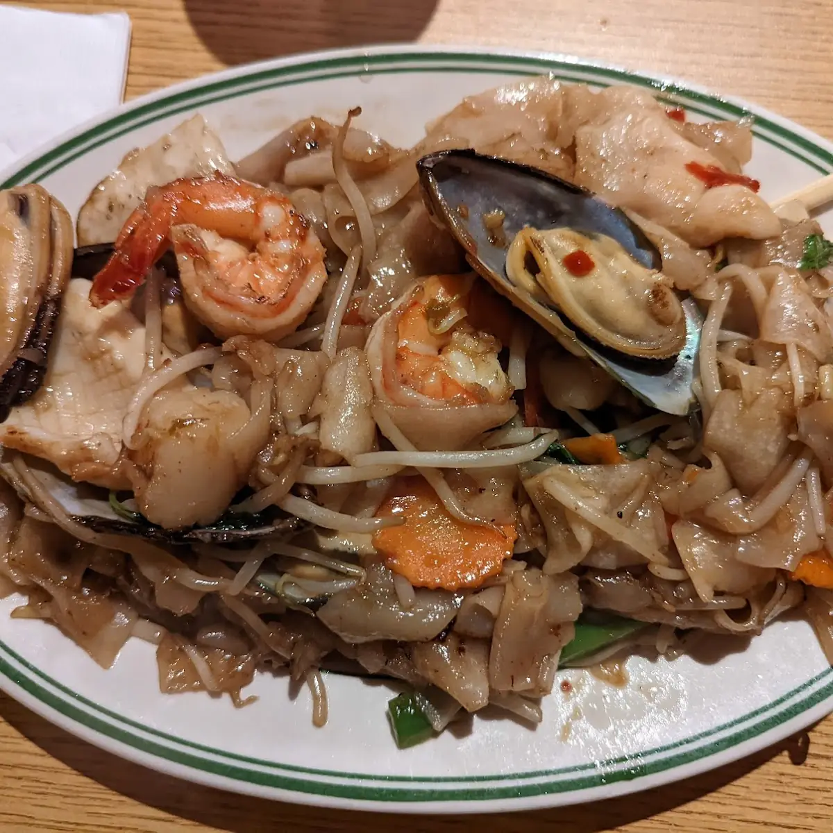 Drunken Noodles with Seafood