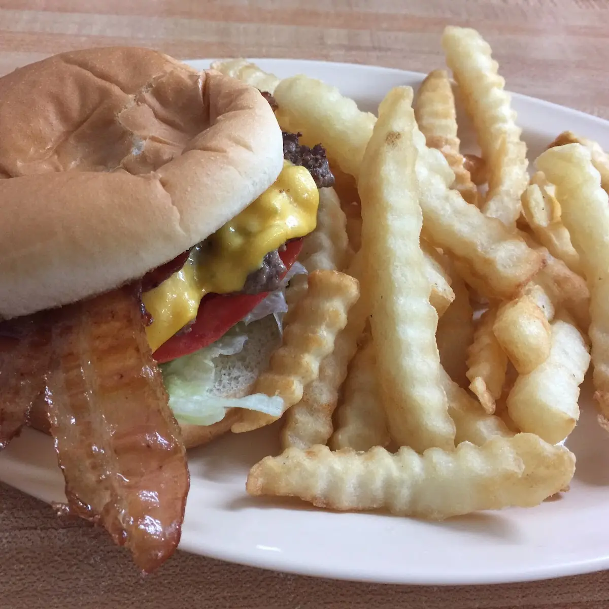 Bacon Cheeseburger & Fries