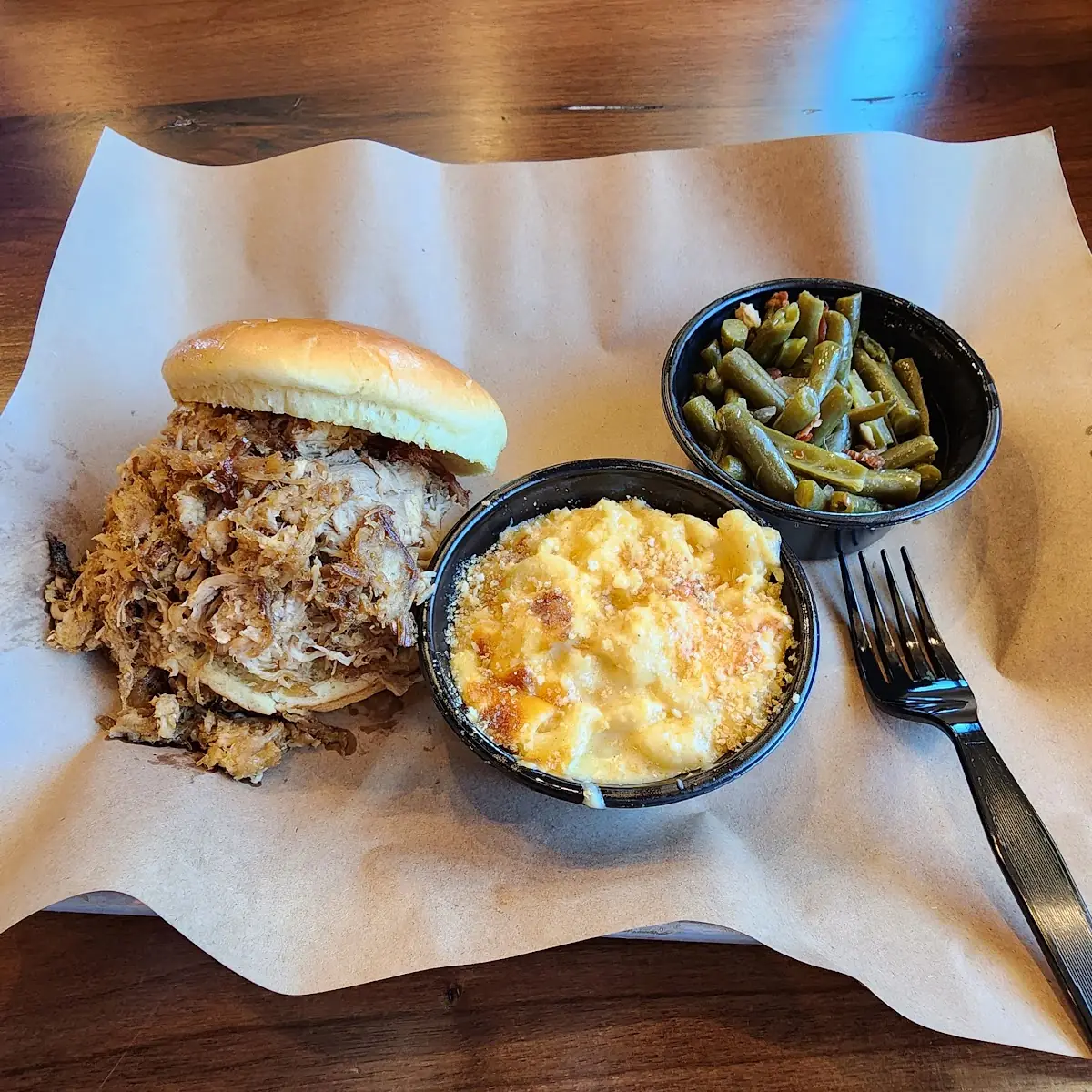 Pulled Pork Sandwich with Mac and Cheese and Green Beans