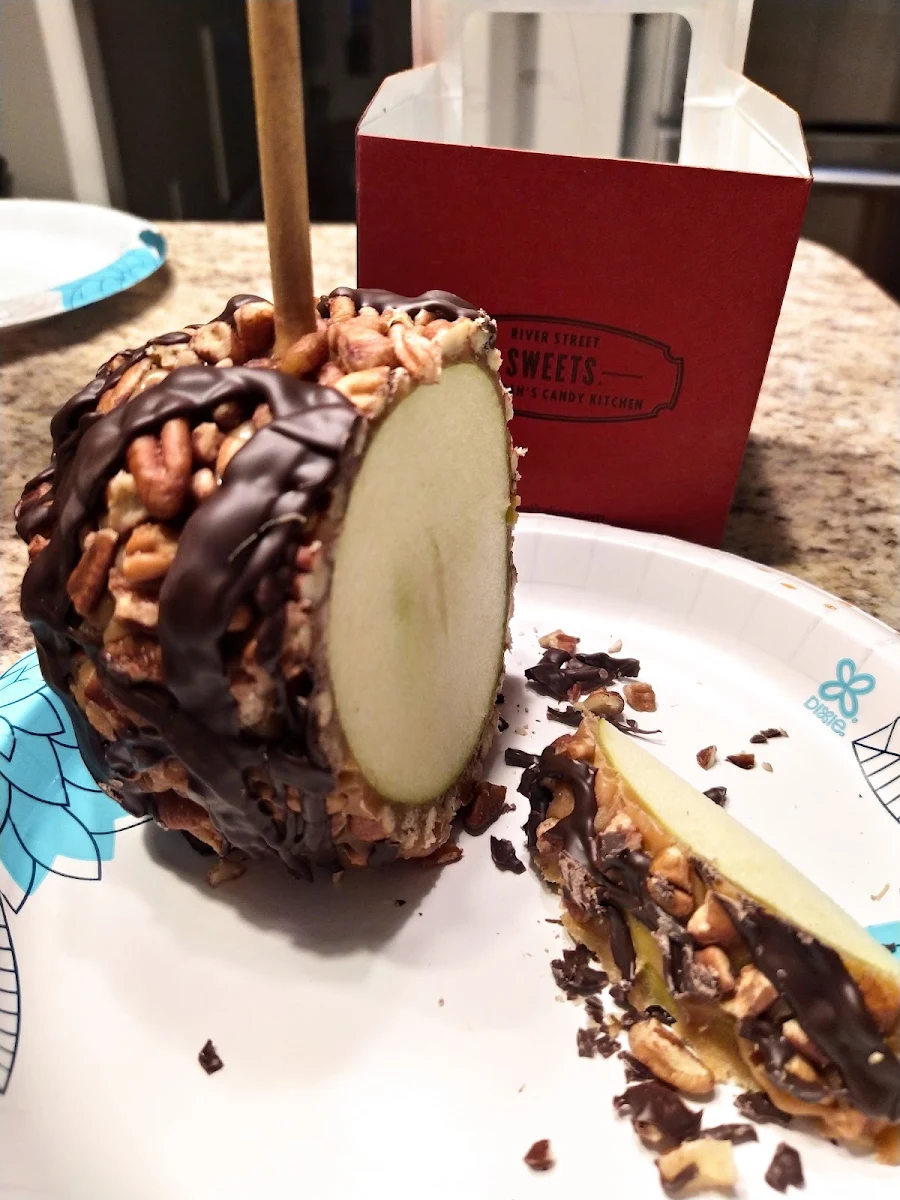Hand-Dipped Caramel Apples
