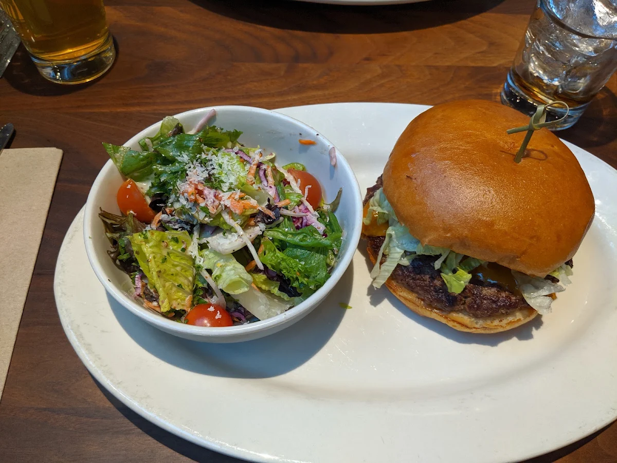 Hollywood Burger