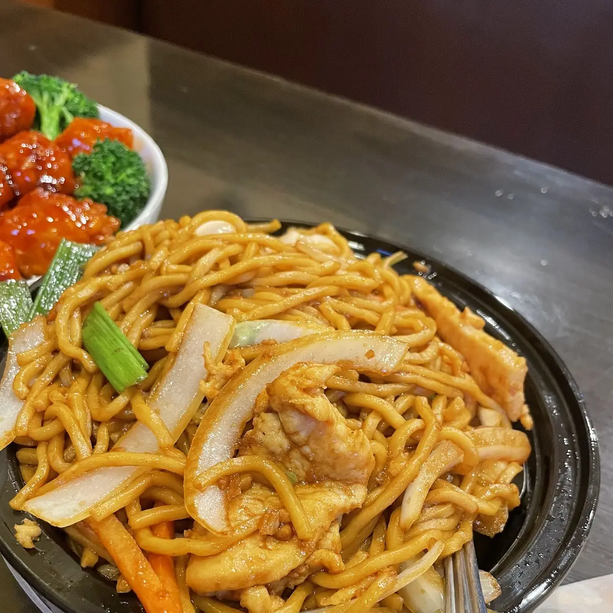 Chicken Lo Mein Noodles