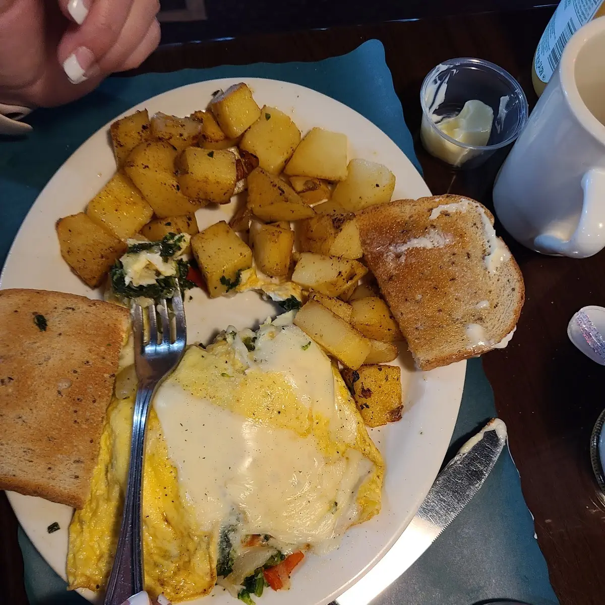 Veggie Omlette Hash Browns and Rye Bread