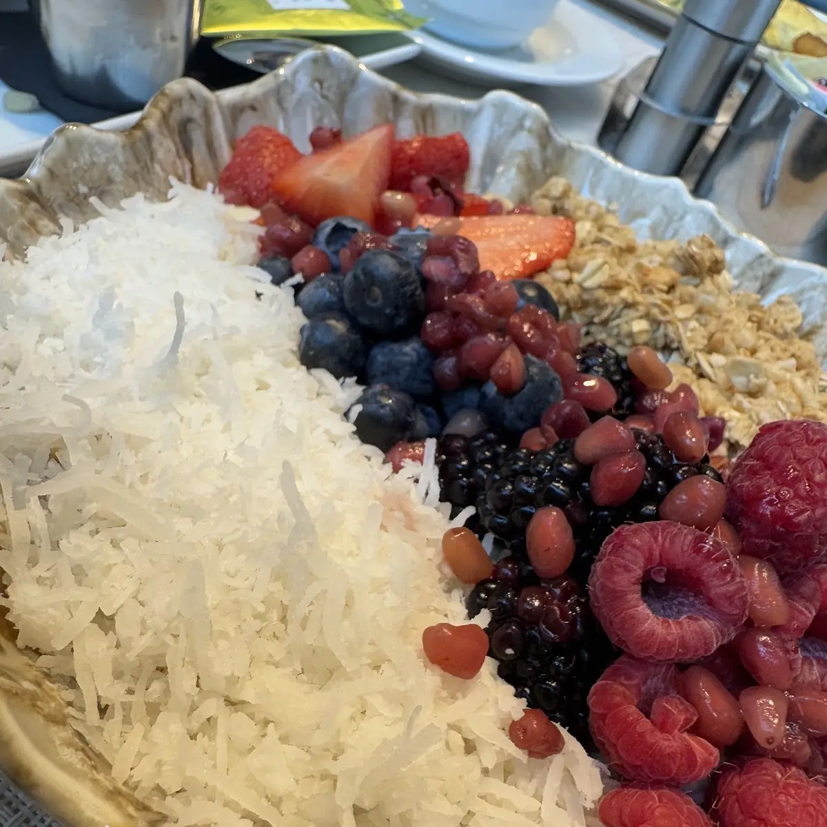 Avocado Yogurt Bowl