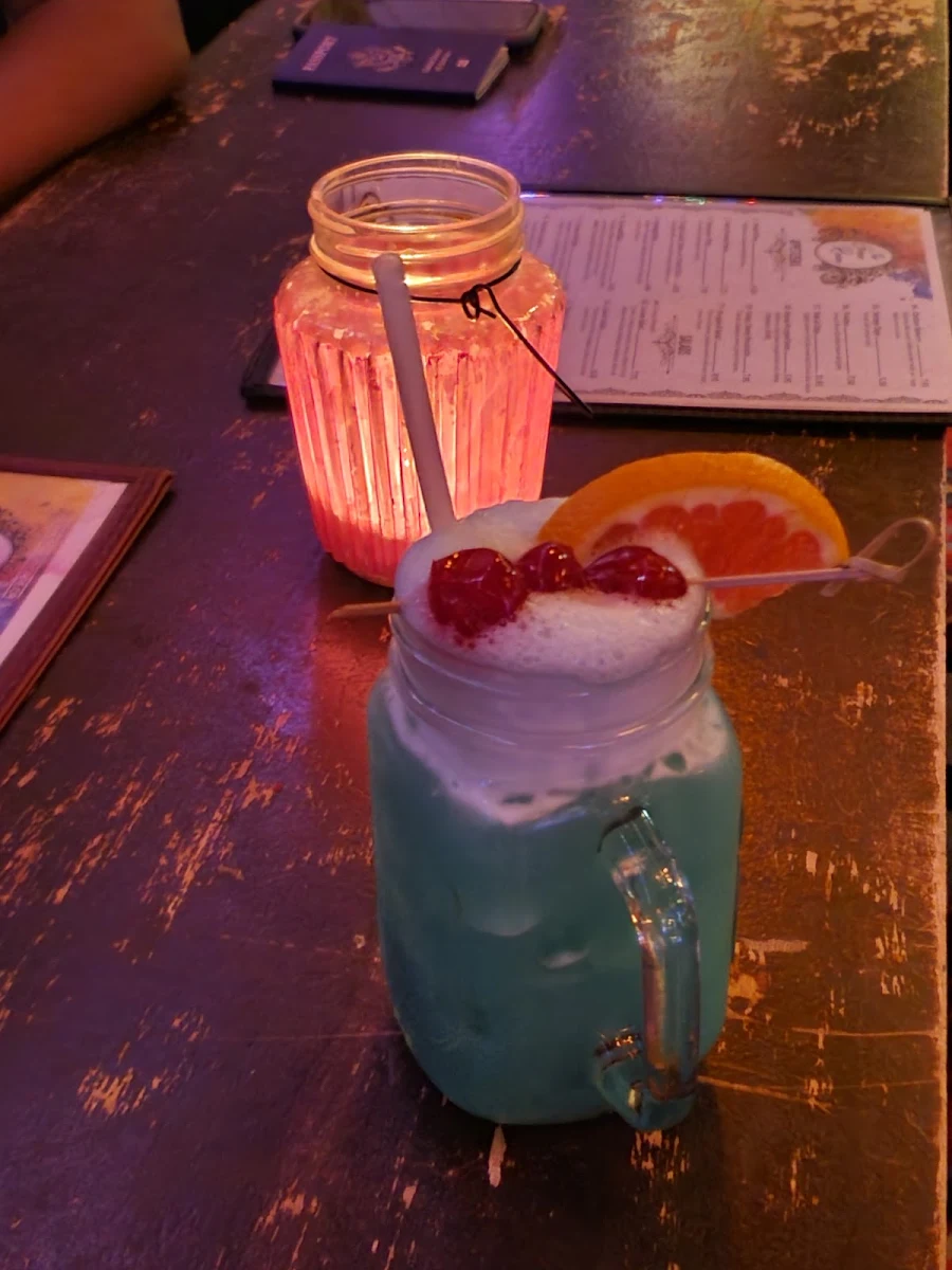 Blue Hawaiian, The Green Room