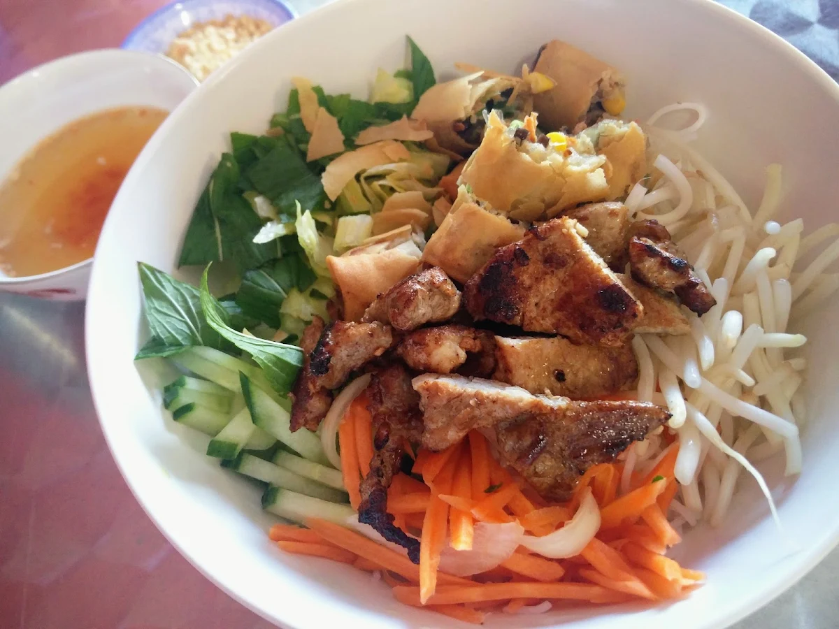 Rice Vermicelli with Pork and Spring Roll, Vietnamese Cafe & Pho