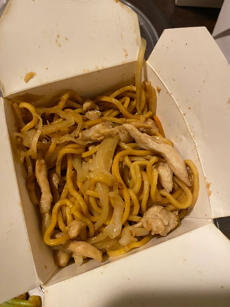 Chicken Lo Mein