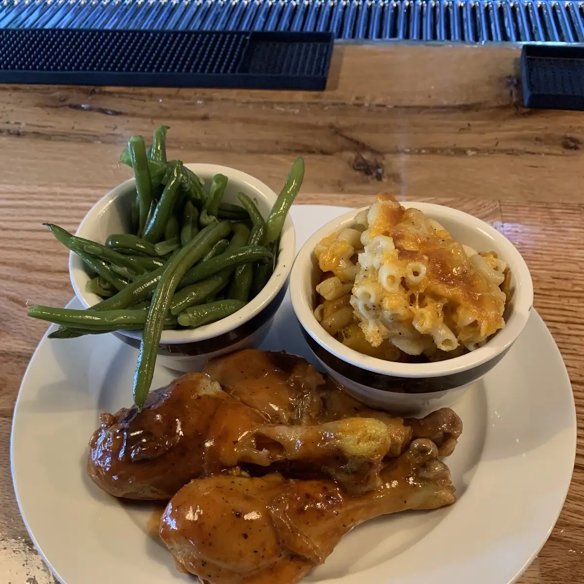 Baked Mac and Cheese and String Beans