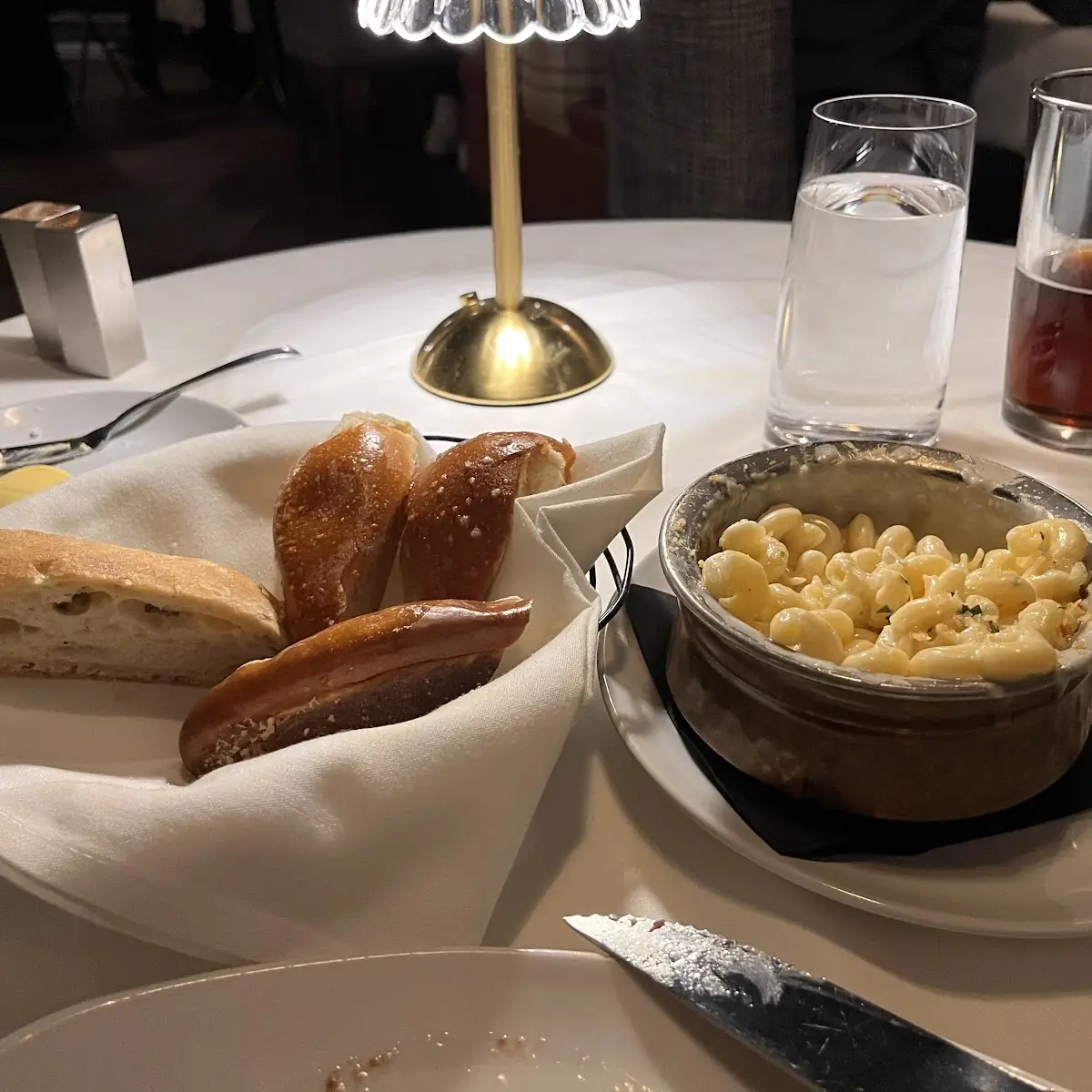 Assorted Breads and Mac and Cheese