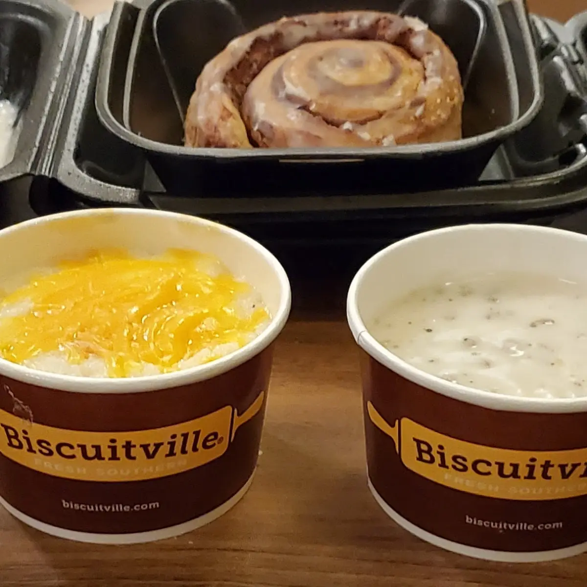 Cheddar Grits Sausage Gravy